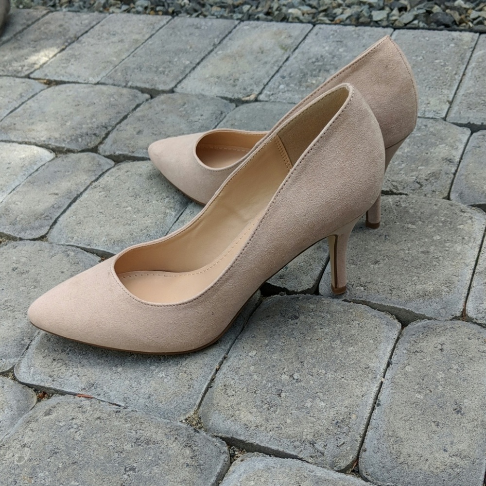 Cream heels - Picture 2 of 2